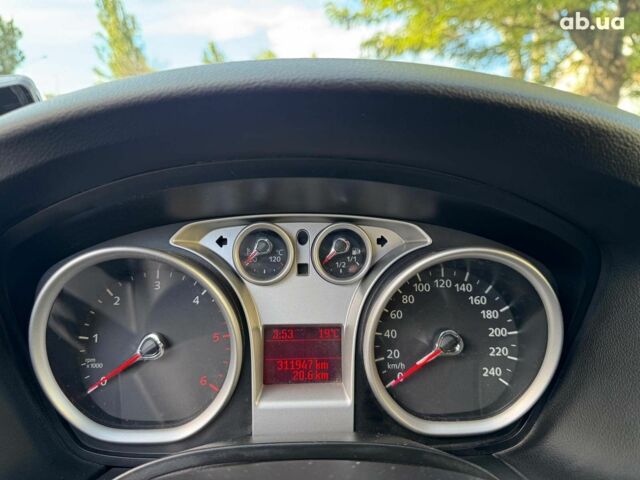 Сірий Форд Фокус, об'ємом двигуна 1.6 л та пробігом 300 тис. км за 5990 $, фото 14 на Automoto.ua