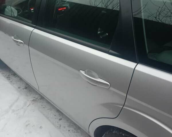 Сірий Форд Фокус, об'ємом двигуна 1.8 л та пробігом 259 тис. км за 5400 $, фото 5 на Automoto.ua