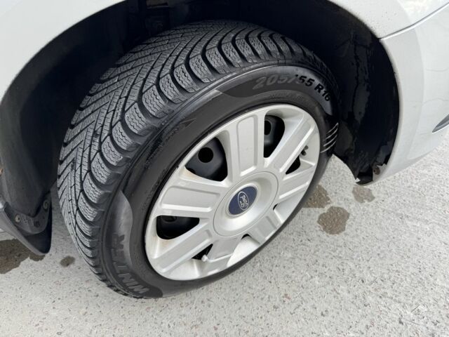 Серый Форд Фокус, объемом двигателя 1.6 л и пробегом 241 тыс. км за 6300 $, фото 20 на Automoto.ua