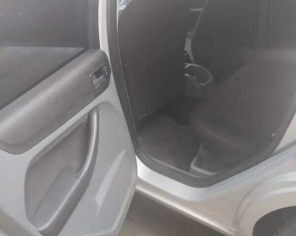 Серый Форд Фокус, объемом двигателя 1.6 л и пробегом 219 тыс. км за 6100 $, фото 6 на Automoto.ua