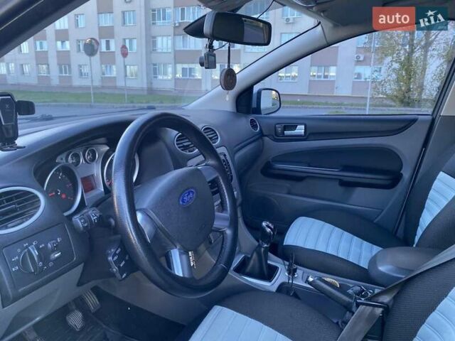 Сірий Форд Фокус, об'ємом двигуна 1.6 л та пробігом 290 тис. км за 5800 $, фото 13 на Automoto.ua