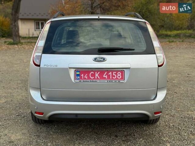 Сірий Форд Фокус, об'ємом двигуна 1.6 л та пробігом 228 тис. км за 4850 $, фото 12 на Automoto.ua