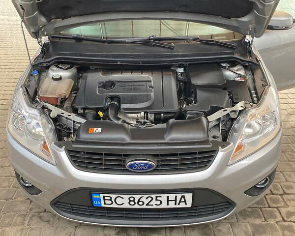 Серый Форд Фокус, объемом двигателя 1.6 л и пробегом 272 тыс. км за 6300 $, фото 3 на Automoto.ua