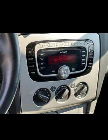 Серый Форд Фокус, объемом двигателя 1.6 л и пробегом 218 тыс. км за 6000 $, фото 15 на Automoto.ua