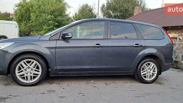 Серый Форд Фокус, объемом двигателя 1.6 л и пробегом 310 тыс. км за 6000 $, фото 5 на Automoto.ua