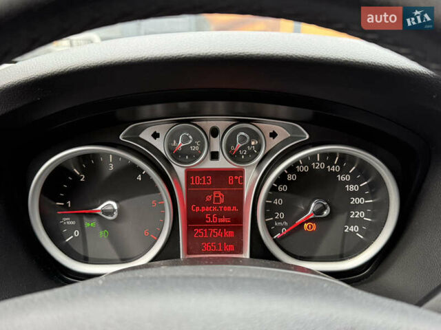 Сірий Форд Фокус, об'ємом двигуна 1.6 л та пробігом 251 тис. км за 6600 $, фото 45 на Automoto.ua