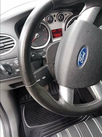 Сірий Форд Фокус, об'ємом двигуна 1.6 л та пробігом 176 тис. км за 5699 $, фото 16 на Automoto.ua