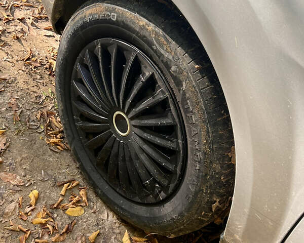 Сірий Форд Фокус, об'ємом двигуна 1.6 л та пробігом 255 тис. км за 5200 $, фото 6 на Automoto.ua