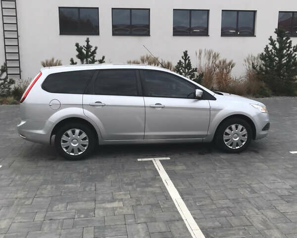 Серый Форд Фокус, объемом двигателя 1.56 л и пробегом 326 тыс. км за 5900 $, фото 3 на Automoto.ua