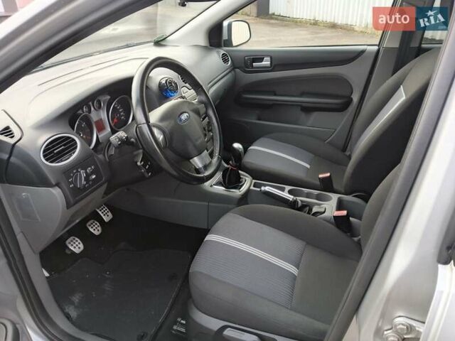 Серый Форд Фокус, объемом двигателя 1.6 л и пробегом 218 тыс. км за 6000 $, фото 11 на Automoto.ua