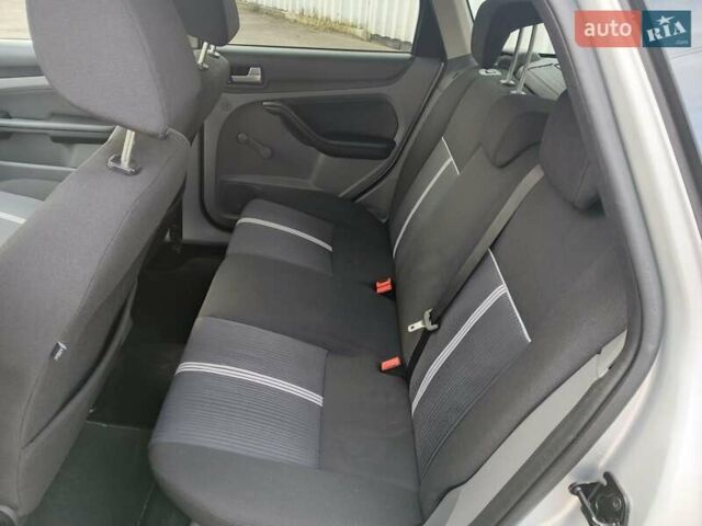 Серый Форд Фокус, объемом двигателя 1.6 л и пробегом 218 тыс. км за 6000 $, фото 12 на Automoto.ua