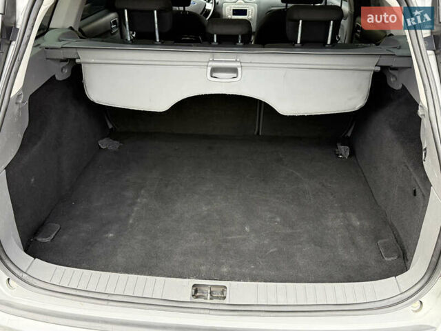 Сірий Форд Фокус, об'ємом двигуна 1.6 л та пробігом 341 тис. км за 6600 $, фото 38 на Automoto.ua