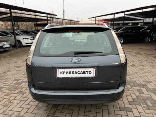 Серый Форд Фокус, объемом двигателя 1.6 л и пробегом 240 тыс. км за 6500 $, фото 6 на Automoto.ua
