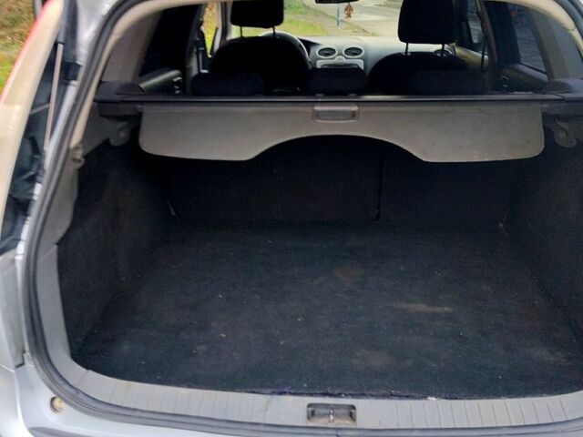 Сірий Форд Фокус, об'ємом двигуна 1.6 л та пробігом 226 тис. км за 6000 $, фото 3 на Automoto.ua