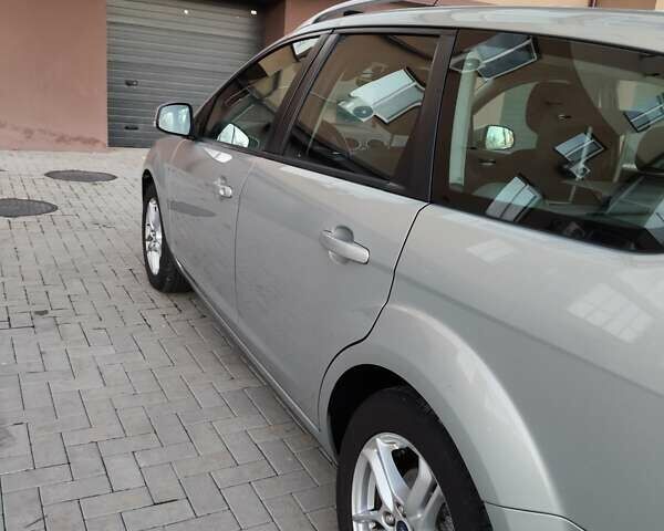 Серый Форд Фокус, объемом двигателя 1.6 л и пробегом 220 тыс. км за 5699 $, фото 11 на Automoto.ua