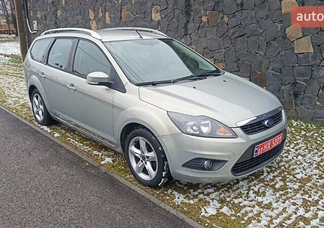 Серый Форд Фокус, объемом двигателя 1.6 л и пробегом 203 тыс. км за 5800 $, фото 1 на Automoto.ua