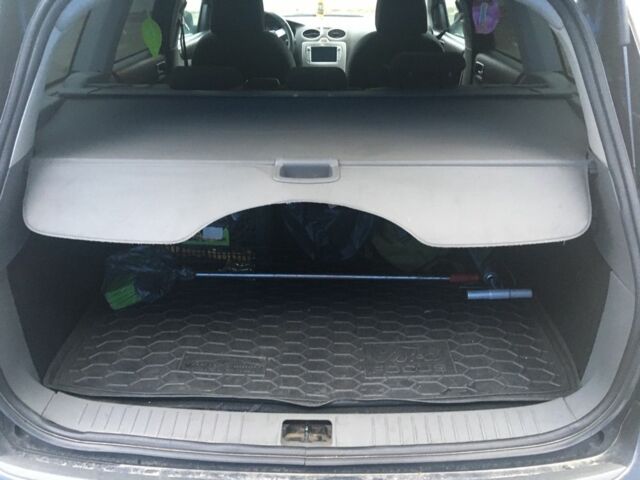 Сірий Форд Фокус, об'ємом двигуна 1.6 л та пробігом 380 тис. км за 5000 $, фото 4 на Automoto.ua