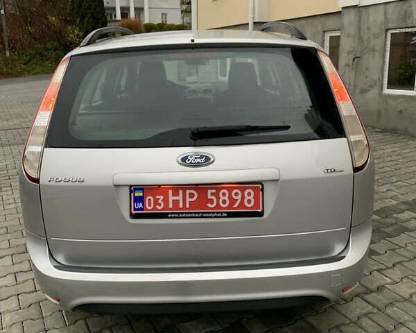Серый Форд Фокус, объемом двигателя 1.6 л и пробегом 203 тыс. км за 6350 $, фото 1 на Automoto.ua