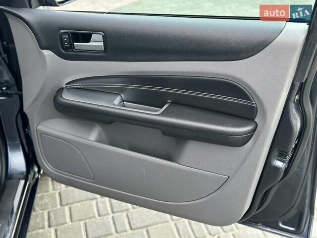 Серый Форд Фокус, объемом двигателя 1.6 л и пробегом 234 тыс. км за 6800 $, фото 20 на Automoto.ua