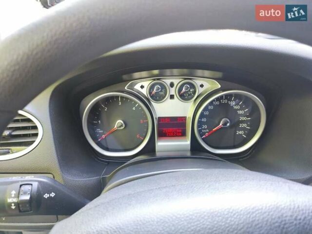 Серый Форд Фокус, объемом двигателя 1.8 л и пробегом 221 тыс. км за 5800 $, фото 8 на Automoto.ua
