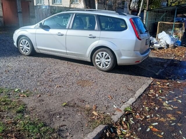 Серый Форд Фокус, объемом двигателя 1.6 л и пробегом 322 тыс. км за 4650 $, фото 3 на Automoto.ua