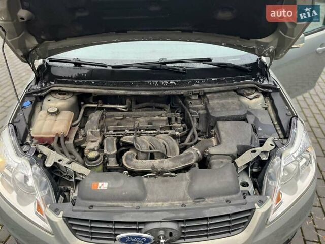Сірий Форд Фокус, об'ємом двигуна 1.6 л та пробігом 193 тис. км за 5800 $, фото 2 на Automoto.ua