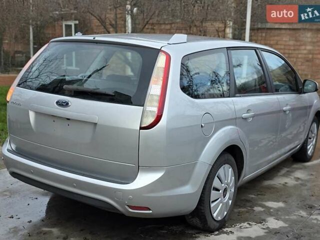 Серый Форд Фокус, объемом двигателя 1.6 л и пробегом 237 тыс. км за 5500 $, фото 3 на Automoto.ua