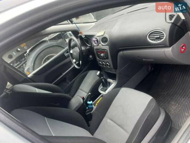 Серый Форд Фокус, объемом двигателя 1.6 л и пробегом 328 тыс. км за 5500 $, фото 2 на Automoto.ua