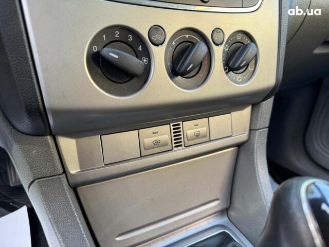 Сірий Форд Фокус, об'ємом двигуна 1.6 л та пробігом 300 тис. км за 5990 $, фото 18 на Automoto.ua