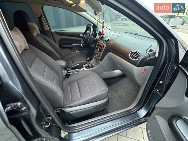 Сірий Форд Фокус, об'ємом двигуна 1.6 л та пробігом 276 тис. км за 5700 $, фото 7 на Automoto.ua