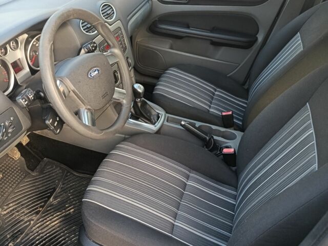 Серый Форд Фокус, объемом двигателя 1.6 л и пробегом 172 тыс. км за 5200 $, фото 5 на Automoto.ua