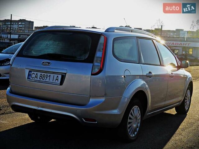 Серый Форд Фокус, объемом двигателя 1.6 л и пробегом 253 тыс. км за 5100 $, фото 2 на Automoto.ua