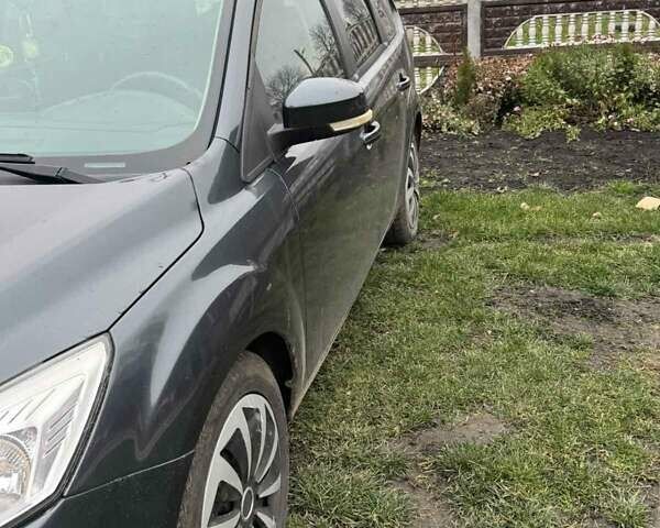 Сірий Форд Фокус, об'ємом двигуна 1.56 л та пробігом 230 тис. км за 3800 $, фото 2 на Automoto.ua