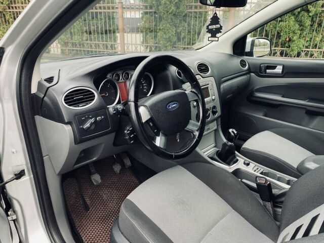 Серый Форд Фокус, объемом двигателя 1.6 л и пробегом 302 тыс. км за 5999 $, фото 8 на Automoto.ua