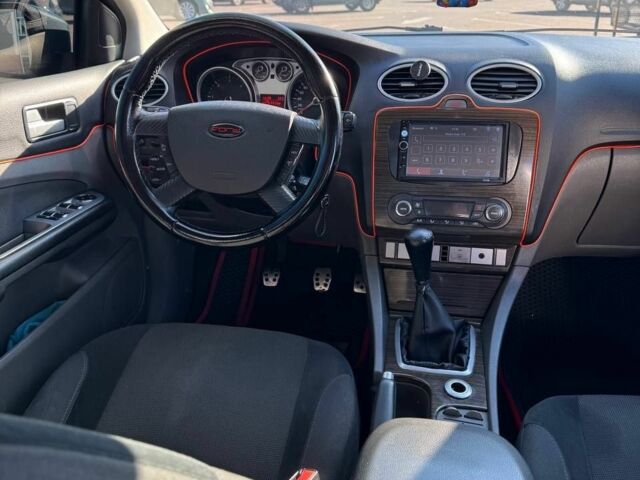 Серый Форд Фокус, объемом двигателя 1.6 л и пробегом 290 тыс. км за 5300 $, фото 5 на Automoto.ua