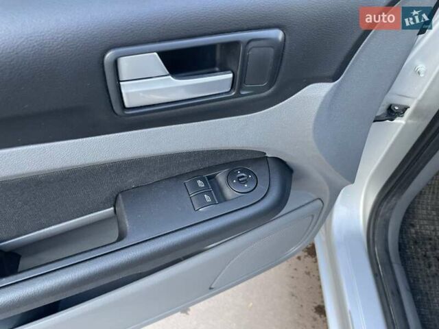 Серый Форд Фокус, объемом двигателя 1.6 л и пробегом 237 тыс. км за 5400 $, фото 12 на Automoto.ua