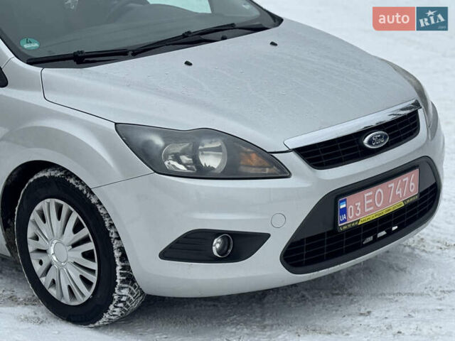 Серый Форд Фокус, объемом двигателя 1.6 л и пробегом 208 тыс. км за 6300 $, фото 17 на Automoto.ua