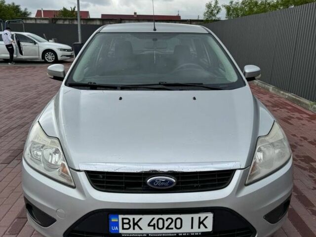 Сірий Форд Фокус, об'ємом двигуна 1.6 л та пробігом 213 тис. км за 5900 $, фото 1 на Automoto.ua