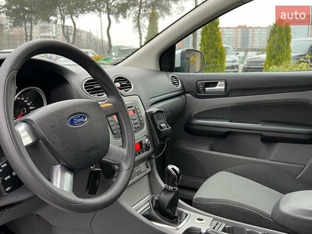 Серый Форд Фокус, объемом двигателя 1.56 л и пробегом 175 тыс. км за 5400 $, фото 9 на Automoto.ua