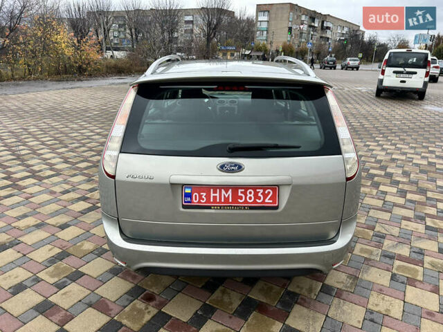Сірий Форд Фокус, об'ємом двигуна 1.6 л та пробігом 200 тис. км за 5990 $, фото 7 на Automoto.ua