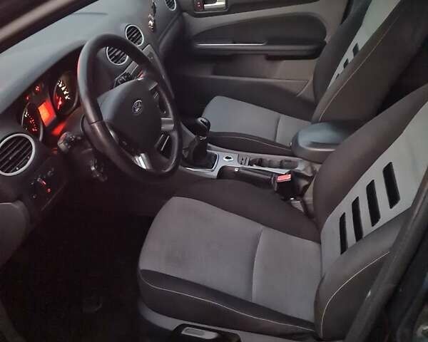 Сірий Форд Фокус, об'ємом двигуна 1.6 л та пробігом 245 тис. км за 4999 $, фото 9 на Automoto.ua