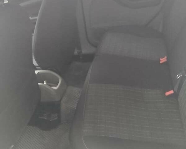 Серый Форд Фокус, объемом двигателя 1.6 л и пробегом 219 тыс. км за 6100 $, фото 7 на Automoto.ua