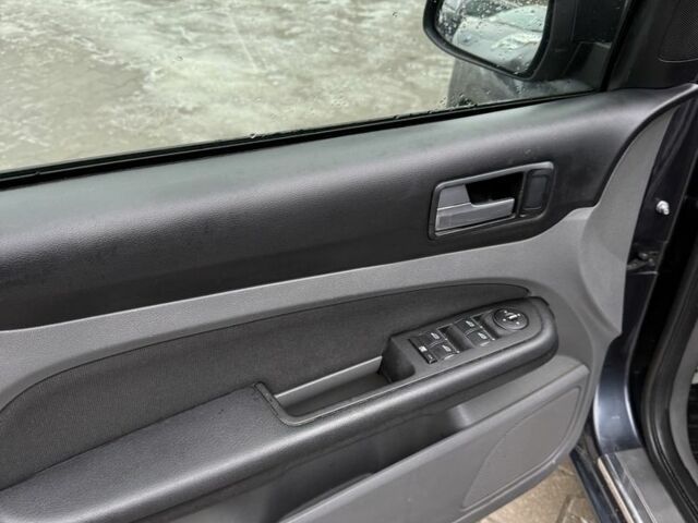 Сірий Форд Фокус, об'ємом двигуна 1.6 л та пробігом 280 тис. км за 5300 $, фото 12 на Automoto.ua