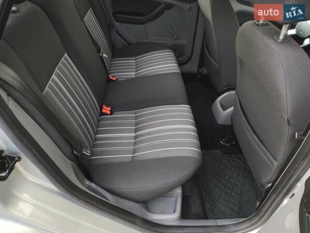 Серый Форд Фокус, объемом двигателя 1.6 л и пробегом 220 тыс. км за 5699 $, фото 22 на Automoto.ua