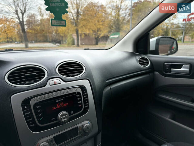 Сірий Форд Фокус, об'ємом двигуна 1.6 л та пробігом 240 тис. км за 5300 $, фото 11 на Automoto.ua