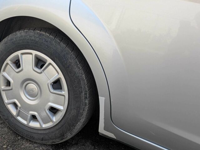 Серый Форд Фокус, объемом двигателя 1.6 л и пробегом 233 тыс. км за 5100 $, фото 3 на Automoto.ua