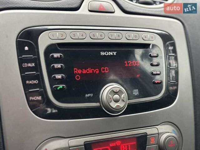 Серый Форд Фокус, объемом двигателя 1.6 л и пробегом 206 тыс. км за 5800 $, фото 7 на Automoto.ua