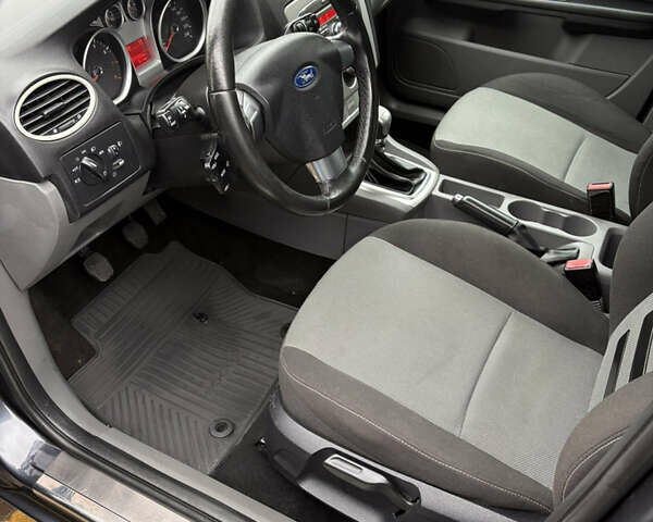 Сірий Форд Фокус, об'ємом двигуна 1.6 л та пробігом 217 тис. км за 5600 $, фото 14 на Automoto.ua