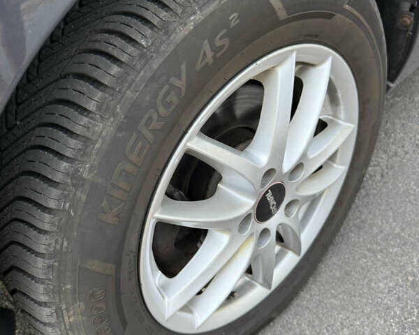 Серый Форд Фокус, объемом двигателя 0 л и пробегом 217 тыс. км за 5800 $, фото 4 на Automoto.ua