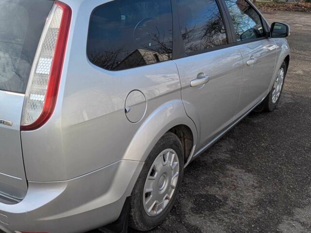 Серый Форд Фокус, объемом двигателя 1.6 л и пробегом 233 тыс. км за 5100 $, фото 2 на Automoto.ua